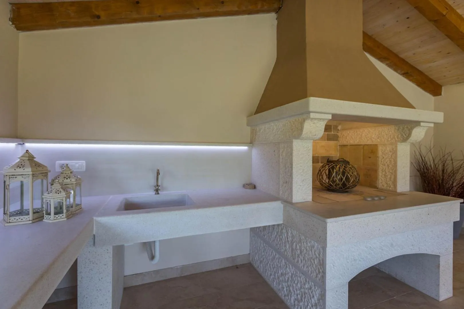 Apartment Susnjici 2 With Pool, Children Playground And Terrace Baderna