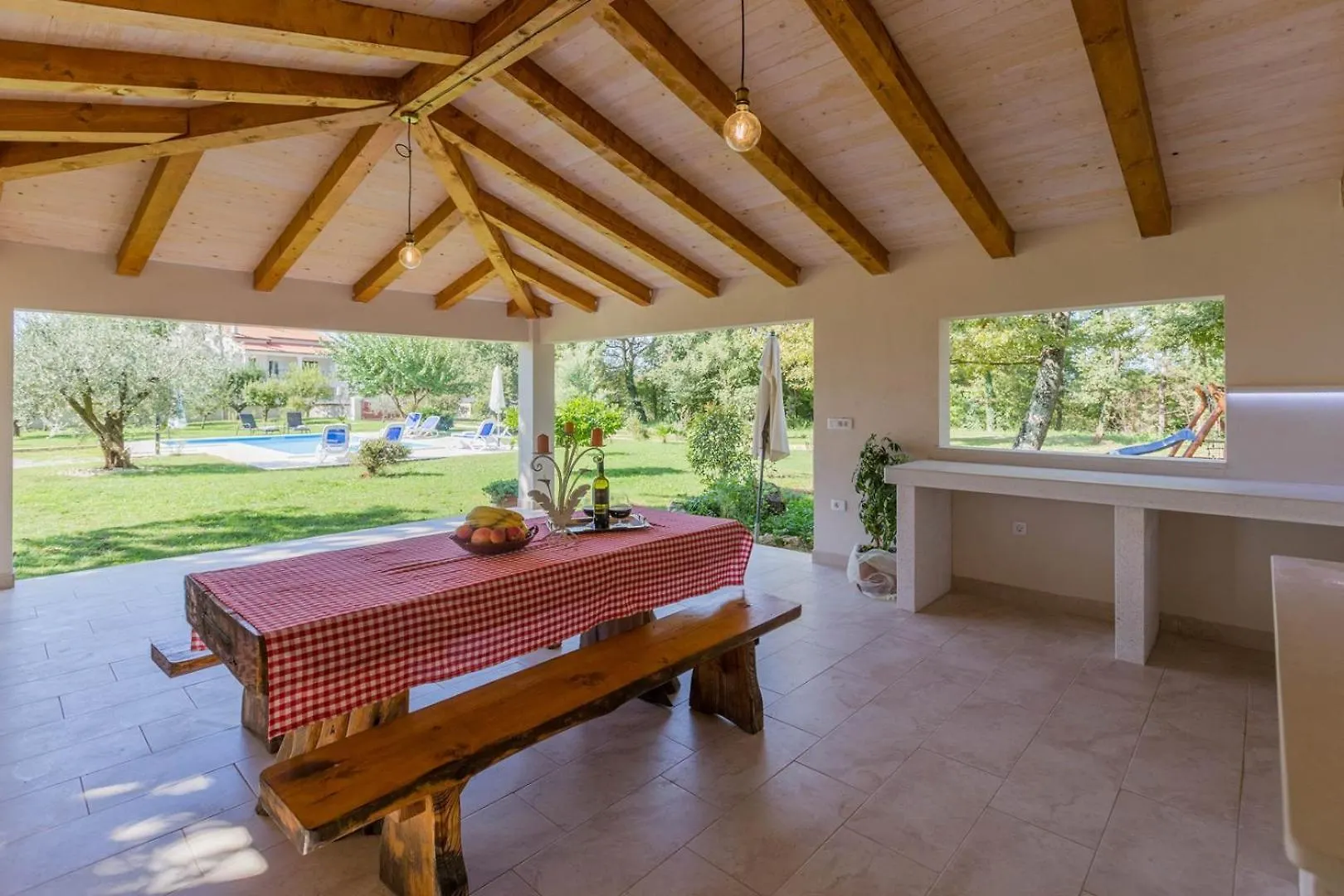Apartment Susnjici 2 With Pool, Children Playground And Terrace Baderna