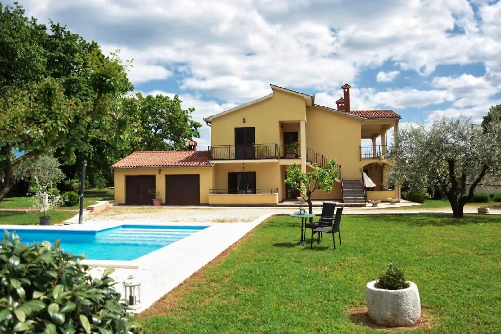 Apartment Susnjici 2 With Pool, Children Playground And Terrace Baderna クロアチア