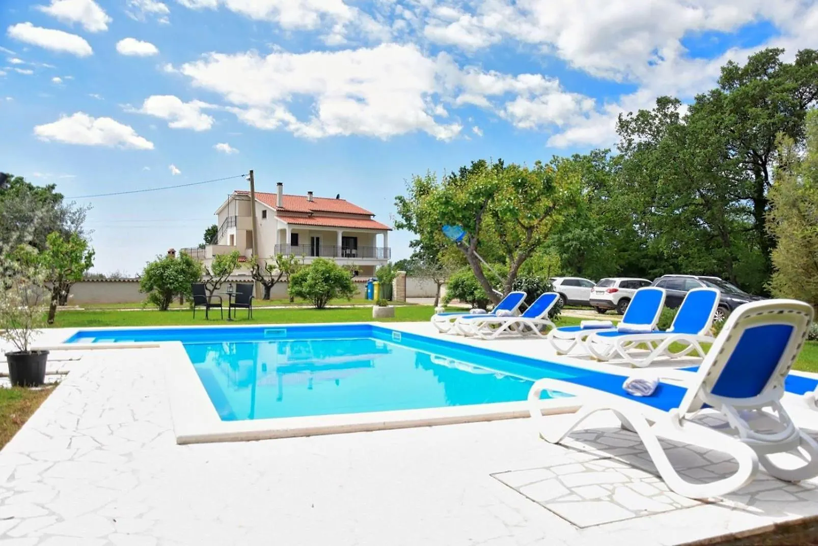 Apartment Susnjici 2 With Pool, Children Playground And Terrace Baderna クロアチア
